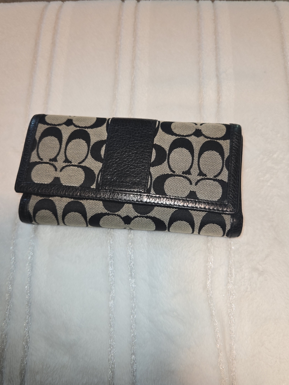 Coach Signature Canvas Trifold Wallet in Black/Gray